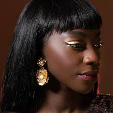 ZAVANA Flower Statement Earrings for Women. Gold Chandelier Earrings with  Floral Design and set with White Pearls : Amazon.co.uk: Fashion