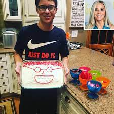 Aaden jonathan gosselin was born on may 10, 2004 and is the oldest boy of the gosselin sextuplets after which his sister hannah joy gosselin, brother collin. Kate Gosselin Celebrates Son Aaden Getting His Braces Off People Com