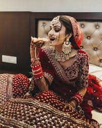 Bole chudiyan tutorial step by step dance tutorial for the song bole chudiyan from the movie kabhi khushi kabhi gham. Brides Who Ditched Typical Choodas Went Bole Chudiyan Indian Bride Outfits Bridal Outfits Indian Bridal