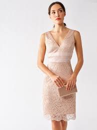 E' possibile comprare abiti da cerimonia rosa da buyabiti.it, designati da i designer migliori nel campo, altri abiti da sera pure meravigliosi. Abiti Eleganti Da Cerimonia Rinascimento Estate 2020