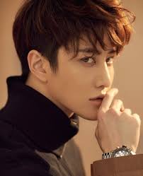 Tiên sinh bơi lội' Mike Angelo gửi lời chào đến người hâm mộ, úp mở về  fan-meeting sắp tới tại Việt Nam