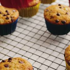 Pin By Crissy Page On Mufins Video In 2021 Banana Chocolate Chip Muffins Recipe Banana Chocolate Chip Chocolate Chip Muffins
