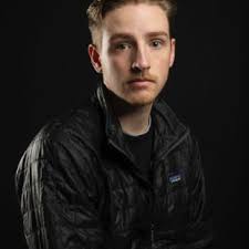 Silas Walker's Instagram, Twitter & Facebook