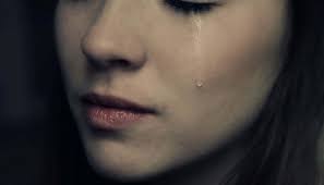 Le Persone Che Piangono Durante I Film Non Sono Deboli Sono Emotivamente Forti Se il riso annuncia il lutto, le lacrime portano gioia e, se versate dal sognatore saranno un simbolo di incoraggiamento e di successo in qualche attivita. piangono durante i film non sono deboli
