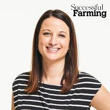 Doris Brunette's Instagram, Twitter & Facebook