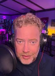 Brett Willard's Instagram, Twitter & Facebook