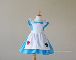 Con la regina di cuori nei paraggi, nessuna testa è al sicuro! Alice In Wonderland Dress Alice Dress Alice In Wonderland Etsy Alice In Wonderland Dress Wonderland Dress Alice In Wonderland Costume