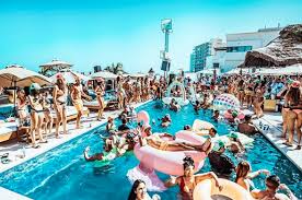 Enjoy cancun's night life.great place for your dreamed vacation, in the most beautiful beach of zona hotelera, with transportation at the door of your condo. A Day At Cancun S Best Beach Club Mandala Beach Club