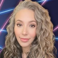 Emily Manning's Instagram, Twitter & Facebook