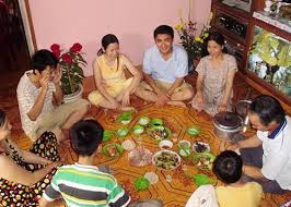 For Low Income Families As Well As Traditional Families It Is Common To Eat On The Floor With A Communal Soup Bowl In T Etiquette And Manners Family Eating Eat