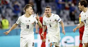 Grâce à des buts de barella et insigne, l'italie a pris le meilleur sur une. Zvaw41jrsdjgem