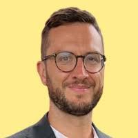 Logan Whalen's Instagram, Twitter & Facebook