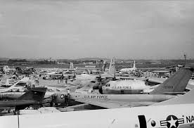 Bourget code 065 a spectacularly well performed display was given by north american test pilot bob hoover. 53 D Le Bourget Air Show Review Central Jets
