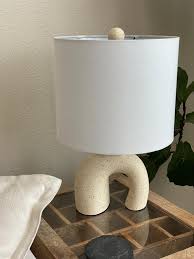 Mesa Ceramic Table Lamp In 2020 Ceramic Table Ceramic Table Lamps Table Lamp