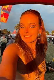 Lauren Somerville's Instagram, Twitter & Facebook