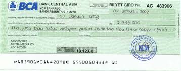 Jul 30, 2021 · kas merupakan uang tunai yang dapat digunakan untuk membiayai operasi perusahaan, termasuk dalam pengertian kas adalah cek yang diterima dari para pelanggan dan simpanan perusahaan di bank dalam bentuk giro atau demand deposit, yaitu simpanan di bank yang dapat diambil kembali (dengan menggunakan cek atau bilyet). Apa Itu Giro Inilah Perbedaan Giro Cek Dan Tabungan