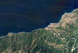 Άμεσα κινητοποιήθηκαν 54 #πυροσβέστες με 2 ομάδες πεζοπόρων τμημάτων, 21 οχήματα και το μετπε. Vybefwbfpo3ekm