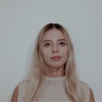 Karen Lopera's Instagram, Twitter & Facebook