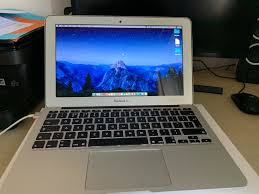 Like all macs, the macbook air comes with apple's latest, greatest operating system, and on the 2011 models it's the os x lion. Apple Macbook Air 11 6 Laptop Md711b B April 2014 Good Condition Apple Macbook Air Laptop Macbook Air 11