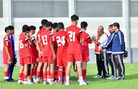 بلغ منتخبنا الوطني الأول لكرة القدم التصفيات النهائية المؤهلة لكأس العالم للمرة التاسعة في تاريخه، حيث استطاع المنتخب الوصول في 8 مرات سابقة، تأهل من خلالها لكأس العالم 5 مرات. Ù…Ù†ØªØ®Ø¨Ù†Ø§ Ù„Ù„Ù†Ø§Ø´Ø¦ÙŠÙ† Ù…ÙˆØ§Ù„ÙŠØ¯ 2006 ÙŠØ³ØªØ¹Ø¯ Ù„Ù„Ù…Ù‡Ø±Ø¬Ø§Ù† Ø§Ù„Ø®Ù„ÙŠØ¬ÙŠ Ù„Ù„ÙƒØ±Ø© Ø¨Ø§Ù„Ù…Ù…Ù„ÙƒØ© Ø§Ù„Ø³Ø¹ÙˆØ¯ÙŠØ© Ø¨Ø±Ù‚ Ø§Ù„Ø¥Ù…Ø§Ø±Ø§Øª