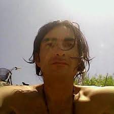 Ci sono voluti quasi quarant'anni, ma il busto di Jim Morrison è tornato al  cimitero di Père Lachaise, lì dove è sepolto dal 1971 il frontman dei  Doors. La scultura era scomparsa