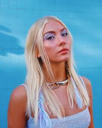 Becca Thompson's Instagram, Twitter & Facebook