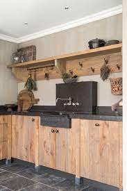 landelijke keuken hout hardsteen kral keuken ontwerpen houten keuken rustieke keukens