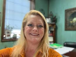 Leah Oatman's Instagram, Twitter & Facebook