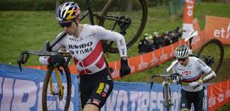 Dat is altijd goed op een wk, vertelde de nederlander die met succes zijn titel had verdedigd. Roomie Van Aert Voor Het Wk Is Ploegmaat Van Van Der Poel Wielerflits