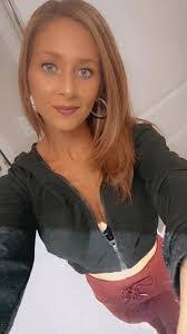 Lily Sexton's Instagram, Twitter & Facebook