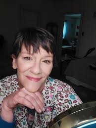 Work Live Pose! All my beautiful transitioned women drop a stunning pic!  The category is FACE! (This is a pic of my SISTER and me.... she's the  blonde )