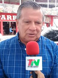 Walter Cedeño, exalcalde del cantón San Vicente, dijo que no descarta  participar por medio del movimiento oficialista en las próximas elecciones  seccionales para llegar una vez más a la alcaldía de esta