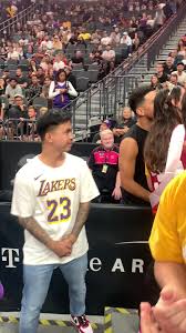Im a lakers fan, but devin booker thoooo 🩷😮‍💨😮‍💨 free floor seats and  a great view of devin #TBT