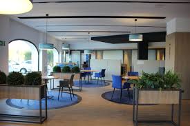 Información financiera de productos, servicios y novedades de caixabank. Caixabank Eroffnet In Xabia Sein Neues Modell Store Office