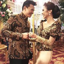 Seperti che ta, jovian dan nina juga turut memilih paris sebagai lokasi penggambaran mereka. Couple Spotlight How Far Jovian Mandagie Nina Ismail Sabri Have Come From Lovers To Parents Tatler Malaysia