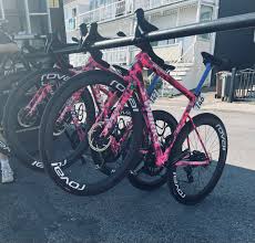 Anna Mac 👑🪱 🌈🖤 on X: Who wants a bit of bike porn? 🤤 TourOfBritain  ToB2023 t.co7zOPxLGI0g  X