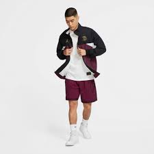 A reimagined sporting staple in homage to nike jordan's ongoing relationship with french football club psg, this varsity jacket combines american athletic style with chic parisian aesthetics. Nike Psg X Jordan Jacke Shwarz Bordeaux 2020 2021