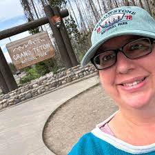 What are some tips and recommendations for visiting Yellowstone and Grand  Teton National Parks?