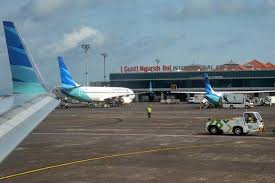 Hal ini telah diletakkan di dalam garis panduan pelaksanaan perintah gaji minimum 2012 di mana gaji minimum akan dikira berdasarkan pengiraan jumlah jam bekerja daripada maksimum 48 jam seminggu. Gaji Pilot Picu Biaya Tinggi Garuda Indonesia Ekonomi Bisnis Com