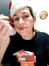 Llega el Aguinaldo de Chocolate. El único aguinaldo que podés ganar con una  selfie. Participá del sorteo de 15 packs x2 de Danette subiendo una selfie  comiendo Danette + los últimos tres