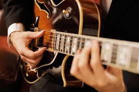 How to choose a getting a good jazz guitar tone is a never ending quest. How To Start Getting Into Jazz Guitar 10 Tips