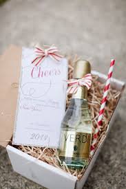 While looking for the gift ideas for friends wedding, you need to pick something unique and heartwarming that will leave an impression on him/her. Wedding Gift Ideas For Couple Wedding Gift Ideas For Friends Unique Wedding Gift Ideas Client Appreciation Gifts Client Gifts Christmas Client Holiday Gifts
