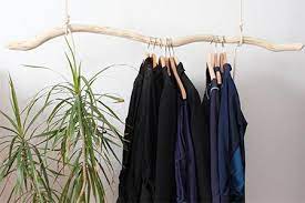Garderobe hängend hängende garderobe anin in weiß grau mit hutablage wohnen de, schöne garderoben inspirationen für dein zuhause, flur diy garderobe birkenstamm hängende kleidung. Kleiderstange Selber Bauen Diy Kostenlose Bauanleitung Ekomia