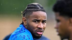 🤯 Tom Aspinall is dipping his hands in petrol in preparation for UFC304:  "I do the old traveler method of dipping your knuckles in petrol for 20  minutes which hardens your knuckles."