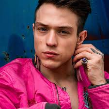 Il rapper irama e la nuova fidanzata victoria stella si sono concessi un weekend d'amore a parigi e lei ha postato in alcune instagram stories delle immagini. Irama Biografia Eta Altezza Peso Canzoni Tatuaggi Fidanzata E Vita Privata Spettegolando