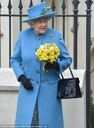 The Queen Leads Royals At Traditional Easter Service Her Majesty The Queen Queen Hat Queen Elizabeth