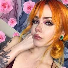 Billie Webb's Instagram, Twitter & Facebook