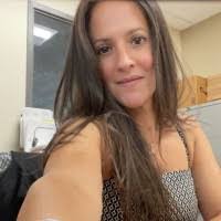 Janette Roman's Instagram, Twitter & Facebook