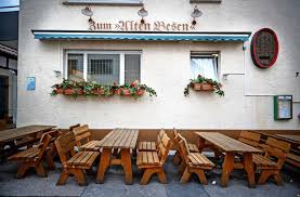 Als geschäftsanschrift wurde 70734 fellbach, berliner platz 1 angegeben. Home