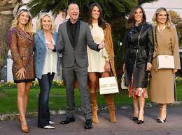 Il festival di sanremo nacque per incrementare il turismo nella stagione morta (intorno al mese di febbraio) nel comune ligure.durante un colloquio l'allora direttore delle manifestazioni e delle pubbliche relazioni del casinò di sanremo, angelo nicola amato, e il conduttore radiofonico angelo nizza, assiduo frequentatore del casinò municipale, decisero di creare una manifestazione di. Francesca Sofia Novello Dal Passo Indietro A Co Conduttrice Di Sanremo 2020 Corriere It